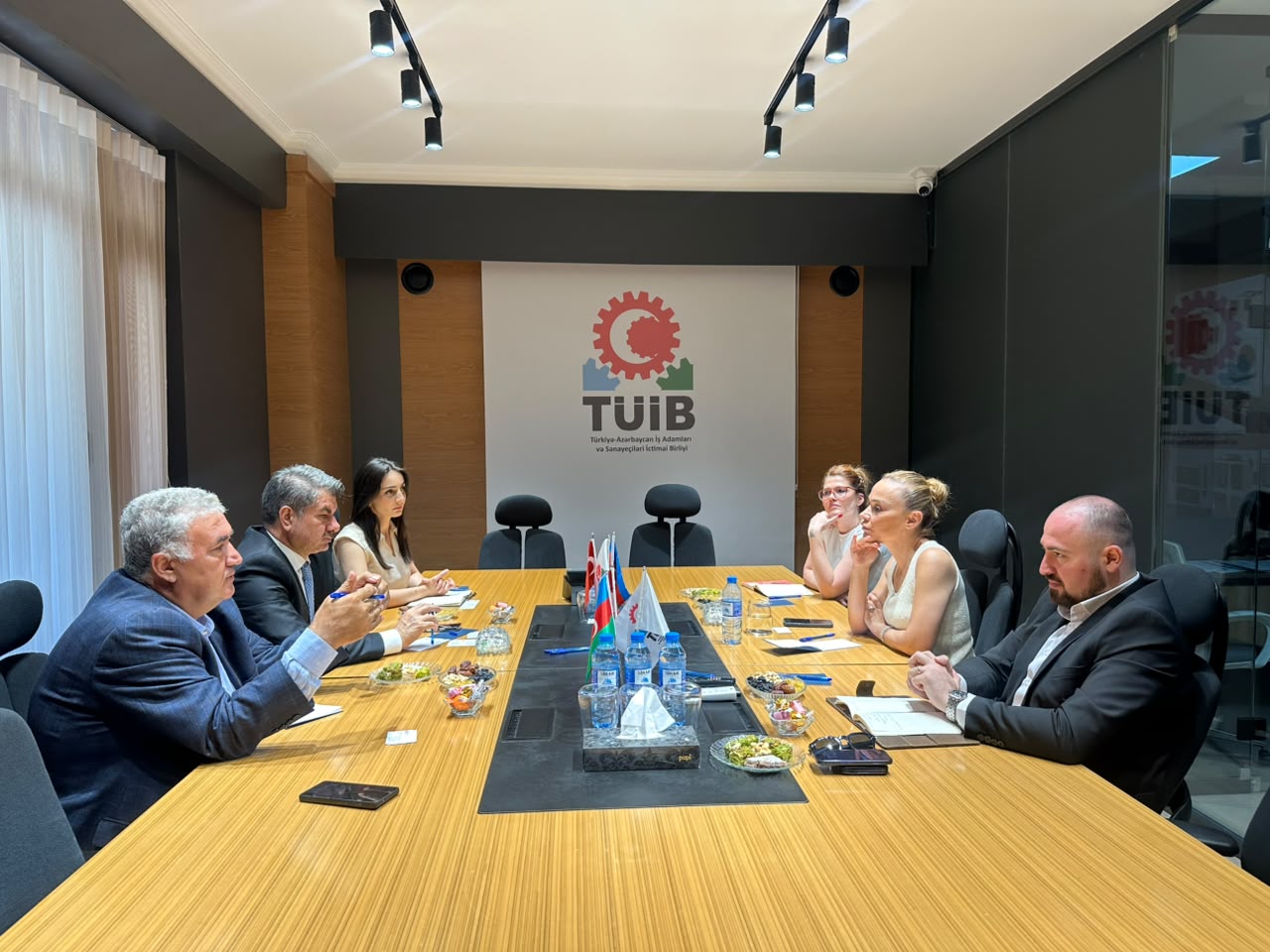 Azərbaycan–Türkiyə ticarət əlaqələrinin inkişafı TÜİB və PAŞA Bankın görüşündə müzakirə olunub